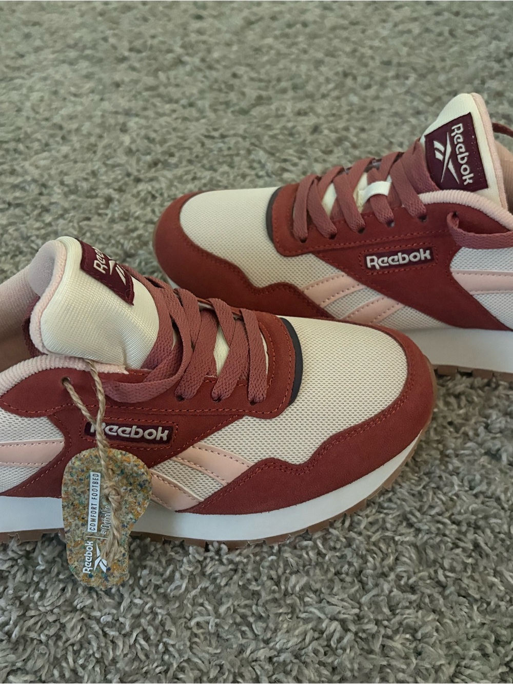 Reebok Women's Sneakers in Rose and Cream